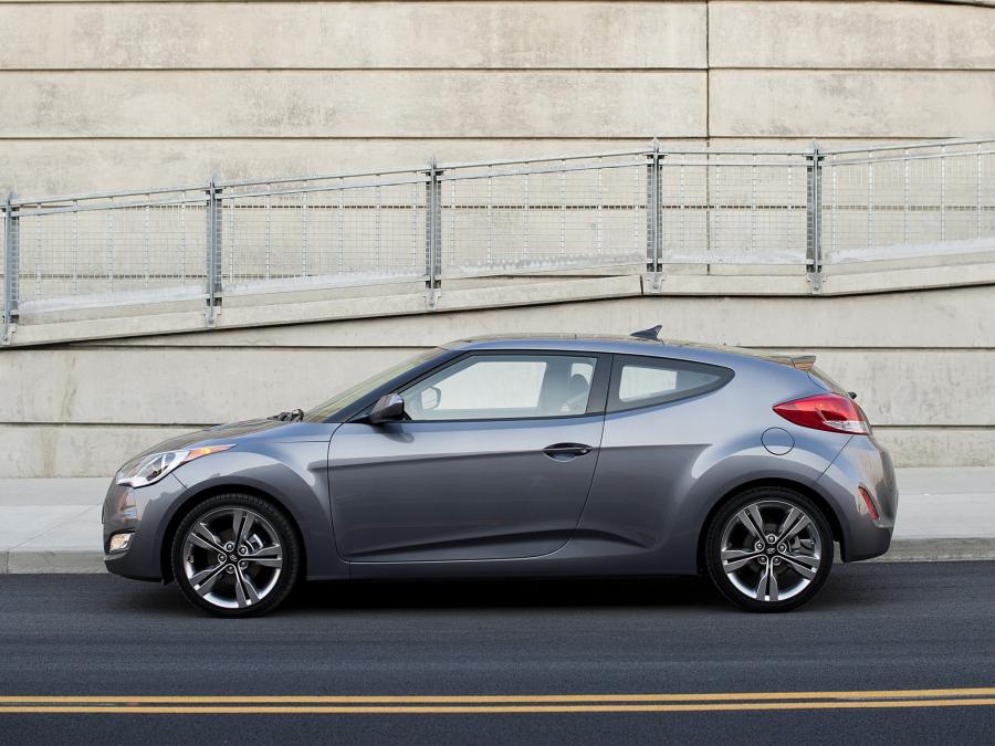  Hyundai Veloster 2011 года  (US) (фото 12 из 30)
